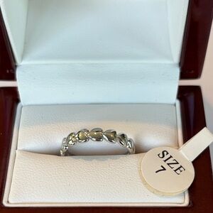 Sterling Silver Heart Band. Size 7